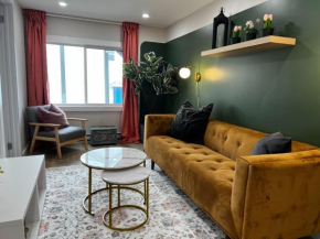 Flamingo Jungle Tropical-Themed Getaway at Ports on Portland, Unit #2